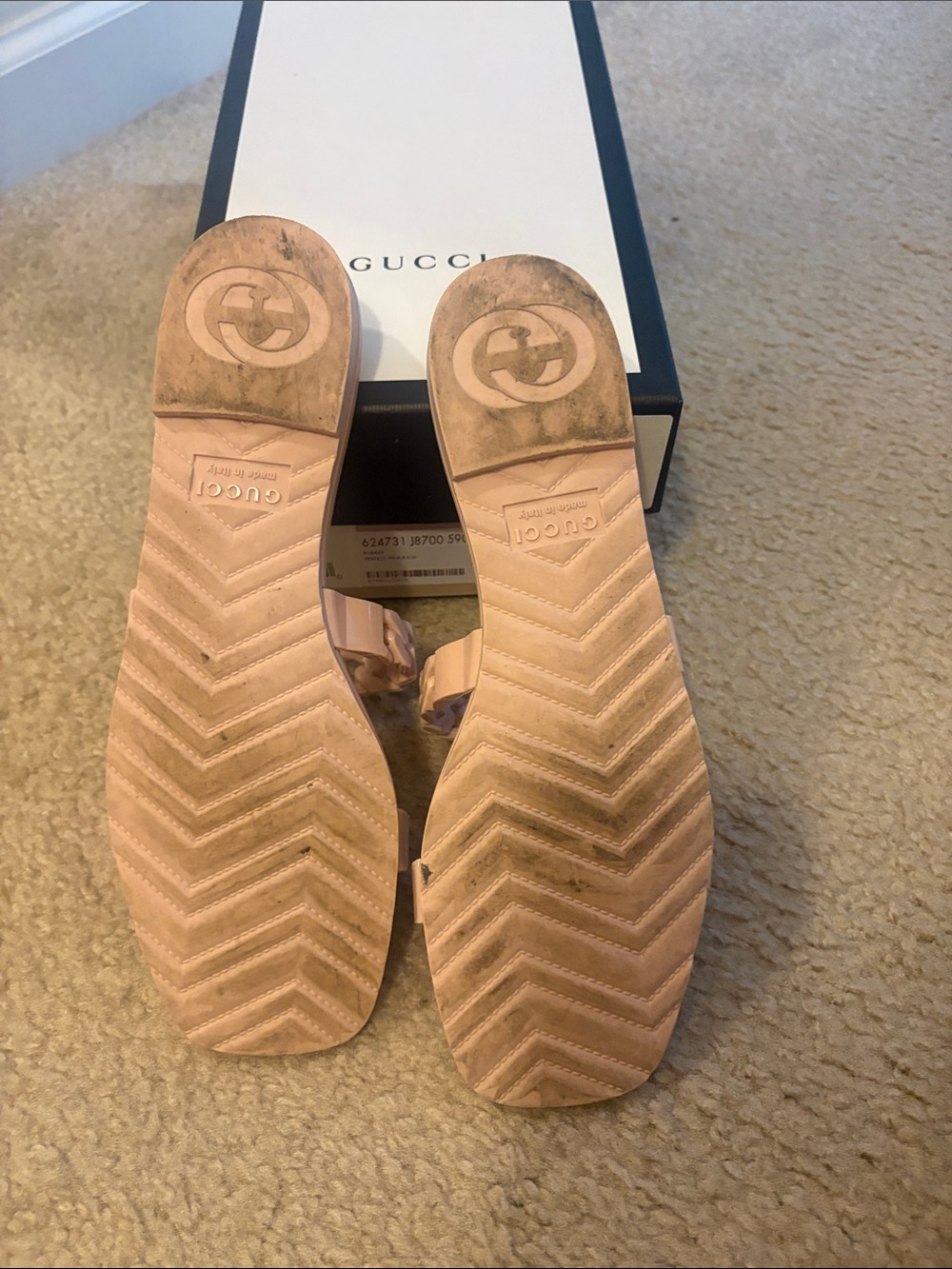 Gucci Women’s Blush Pink Chain-Link Buckle Slide Sandals - Picture 3 of 4